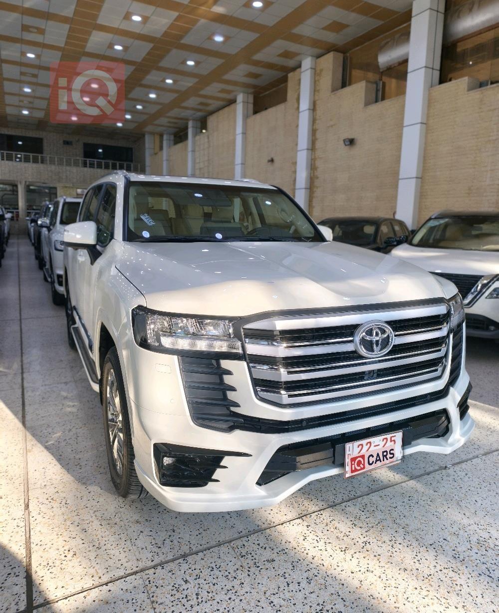 تۆیۆتا لاند کروزەر